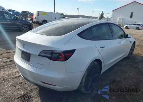 2021 Tesla Model 3 Long Range Dual Motor All-Wheel Drive z USA, uszkodzony, nr VIN 5YJ3E1EB4MF046856